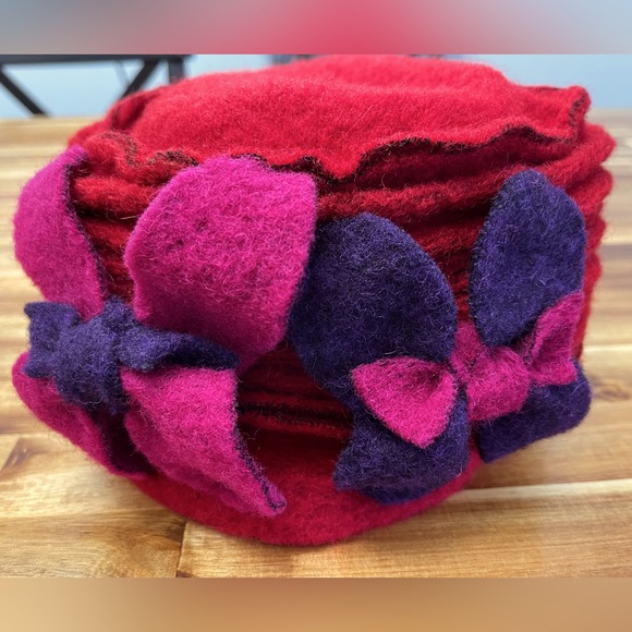 Super Cute Red wool Beret Made in Italy. NWOT - Picture 1 of 5